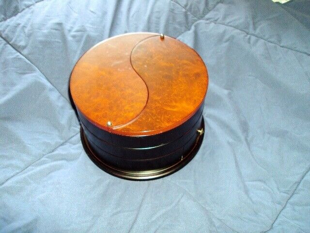 Bombay Executive Classic Serenity Ying Yang wooden Jewellery Box in Arts & Collectibles in Mississauga / Peel Region - Image 2