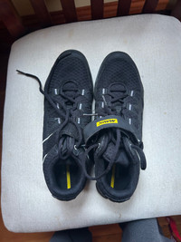 Size 7.5 MAVIC clipless shoes (SPD)