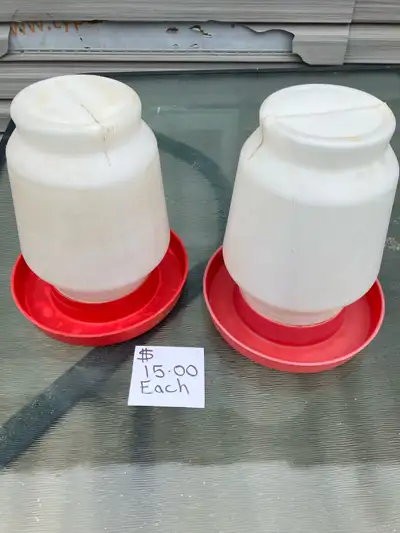 Water fountain feeder. Auto waterer Large feed holds 1 bag of feed