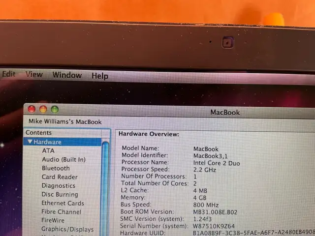 Black Black MacBook (Late 2007 – Santa Rosa) in Laptops in Barrie - Image 7