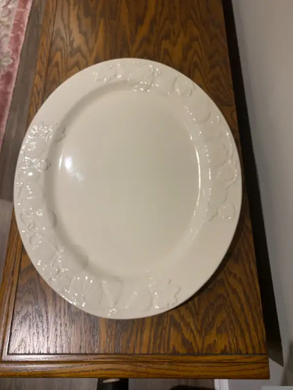 NEW - 2pc Serving Platters65048382780162122