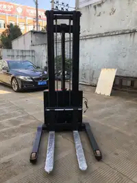 Brand New Electric Stacker 138” 2650LBS 2 YEAR WARRANTY