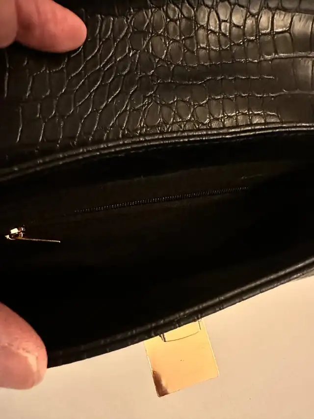 Black Faux Crocodile Shoulder Bag with Gold Chain Strap in Women's - Bags & Wallets in Barrie - Image 4