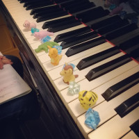 Fun & Inspiring Piano Lessons | Canto/English/Mando