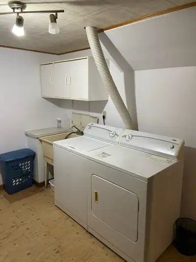 Room for rent in beautiful home, in a quiet, peaceful neighborhood in Woodlawn, Dartmouth with gorge...