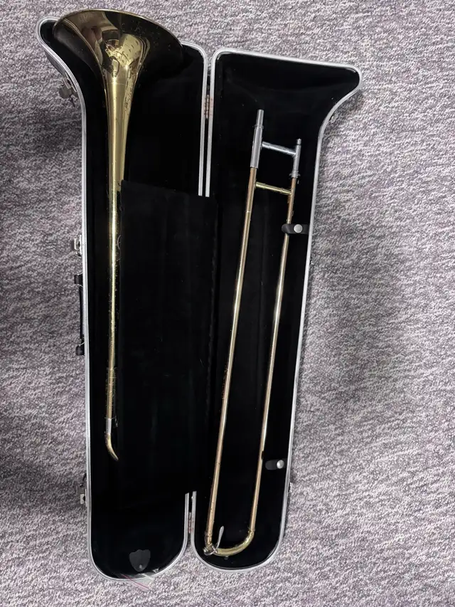 Blessing Scholastic Trombone W/case in Brass in Cole Harbour - Image 3