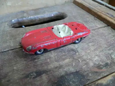 plusieurs auto antique a différent prix photo 1 et 2 jaguar E type # 6205.3 dinky toys circa 1968 me...