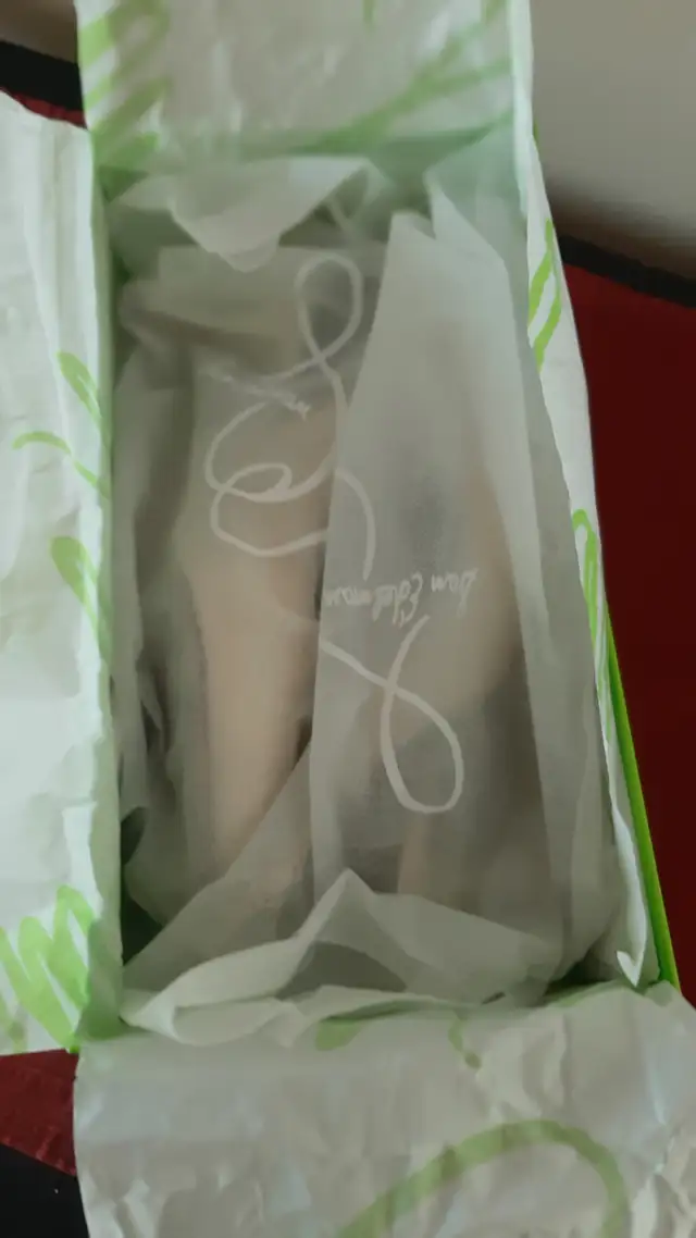 Gold matte kitten heel sling back shoe size 10 in Women's - Shoes in Mississauga / Peel Region - Image 6