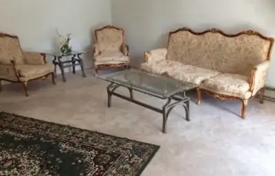 1 private bedroom in Walkout Basement , shared bathroom with two persons (femal) Close to all amenit...