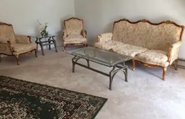 walkout Basement Private Room Bayview & Finch