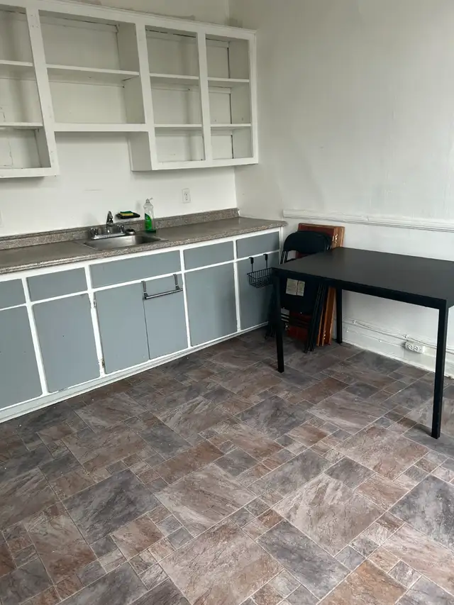 Coin Adam/Jeanne D'Arc 41\2 à louer libre 1-04 890$ 514-924-7063