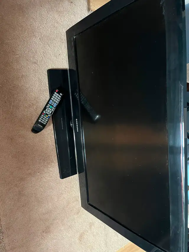 Samsung 37” LCD TV in TVs in Ottawa - Image 3