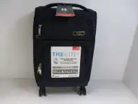 IT Luggage "EDMONTON" 21.5in 8-Wheeled Carry-On - Drk.Blue-NEW