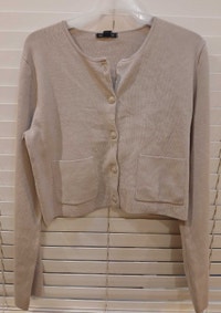 Cozy Luxe Cropped Knit Sweater with Pockets   Delta/Surrey/Langley Greater Vancouver Area Preview