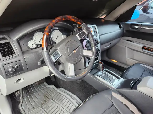 2007 Chrysler 300C HEMI 5.7L Certified in Cars & Trucks in Markham / York Region - Image 5