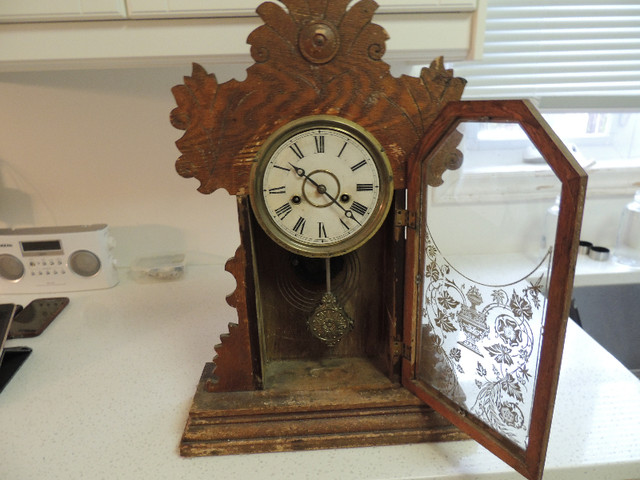 Late 19th/early 20th Cen E.Ingraham Co.[Bristol, CT] Oak Clock in Arts & Collectibles in Mississauga / Peel Region - Image 2