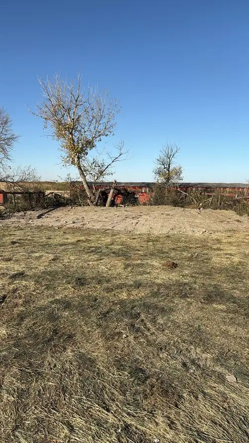 5 Acres for Rent Truck spots Trailer spots RV spots Dump Bin storage 1/8- 1 Acre available for rent...