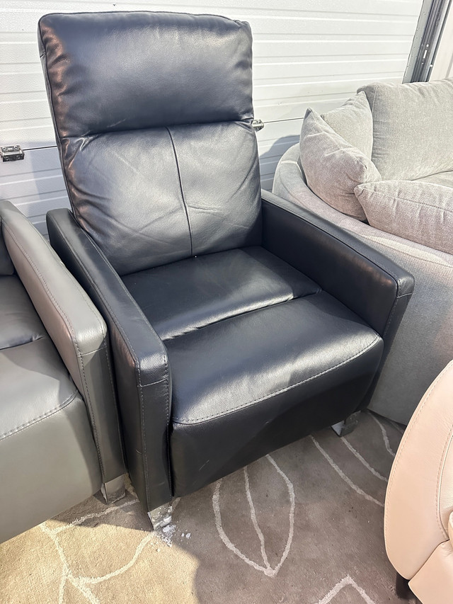 Leather power reclining chairs in Chairs & Recliners in Winnipeg - Image 2