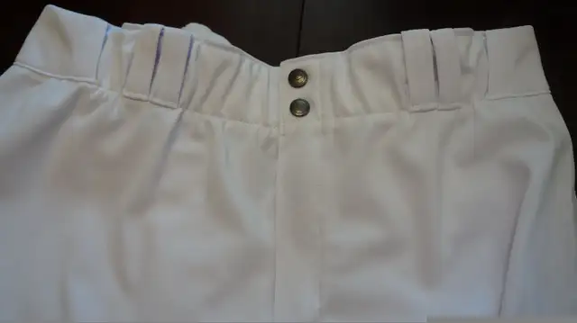 UNIFORM PANTS  -  EVOSHIELD THROWBACK KNICKER in Baseball & Softball in Norfolk County - Image 3