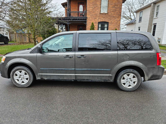 2010 dodge grand caravan SE in Cars & Trucks in Napanee - Image 4