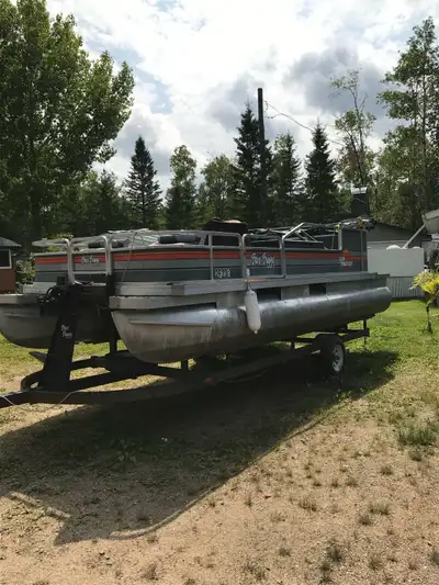 1998 Sun Tracker Pontoon Boat 21’ total length, 16’ on deck 50 HP Honda Fourstroke Outboard Bimini T...