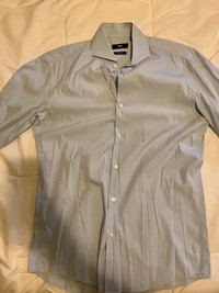 Hugo Boss Slim Fit Shirt. Size 39: 15 and 1/2. Light blue.