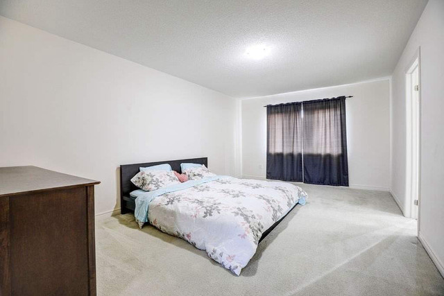 3+ bedroom TH for rent  in Long Term Rentals in Oakville / Halton Region