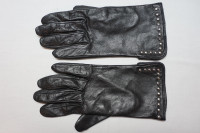 BRAND NEW, Danier Leather, Women’s Leather gloves in black, L