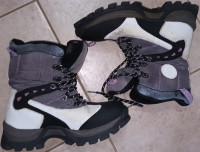 Size 9 Women's Cougar Thermolite Enrich Waterproof Winter Boots