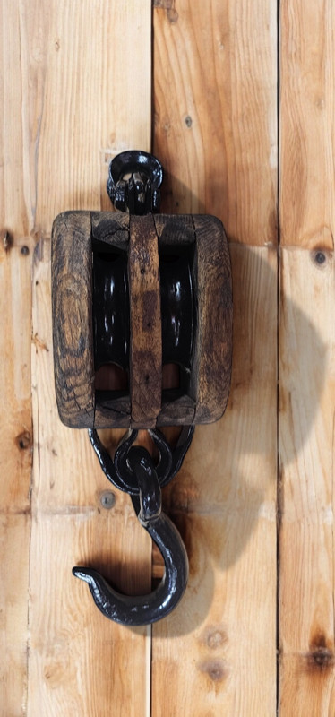 Antique barn pulley in Arts & Collectibles in London - Image 4