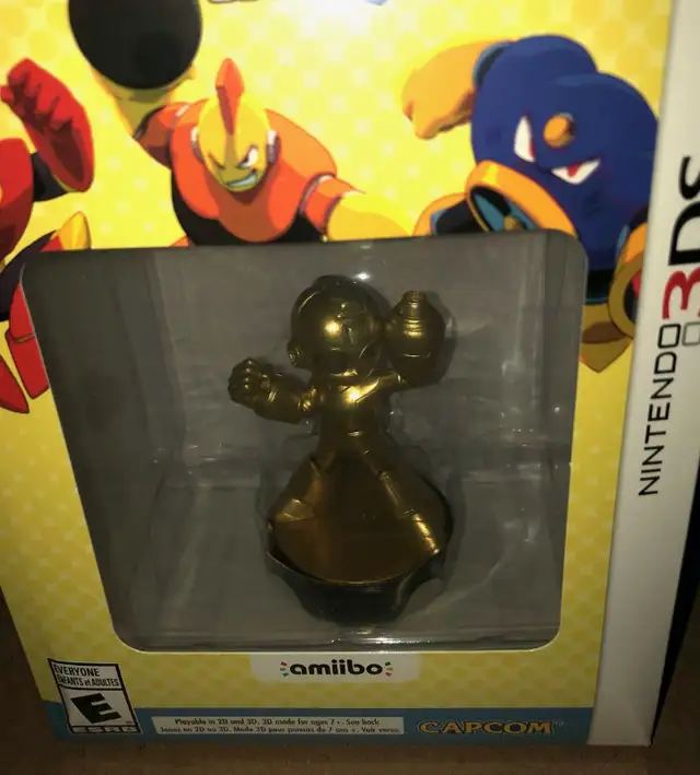 Mega Man Legacy Collection with Gold Amiibo (3DS, NA Version) in Arts & Collectibles in Calgary - Image 3