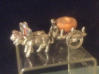 Vtg Collectible Horse And Carriage Cart Cast Metal