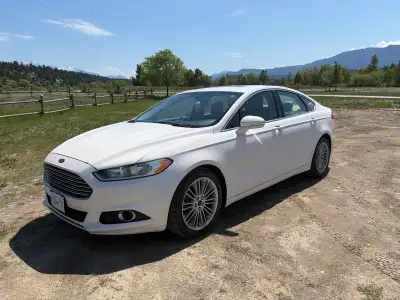 Ford Fusion 2013 2L eco boost engine Well maintained Oil changes every 5000km 228,000 kilometers Run...
