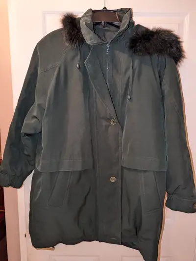 Women's winter jacket -size large, View more