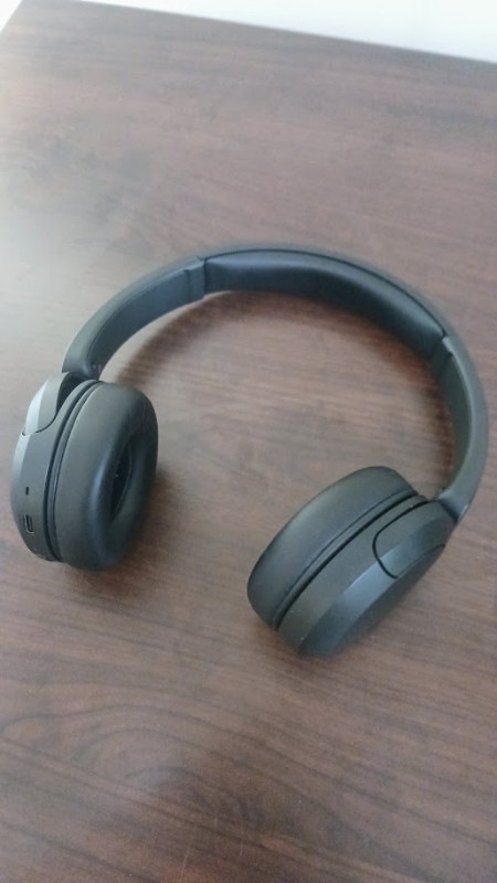 Sony Bluetooth Headphones Sans Fil dans Appareils électroniques  à Ville de Montréal - Image 4