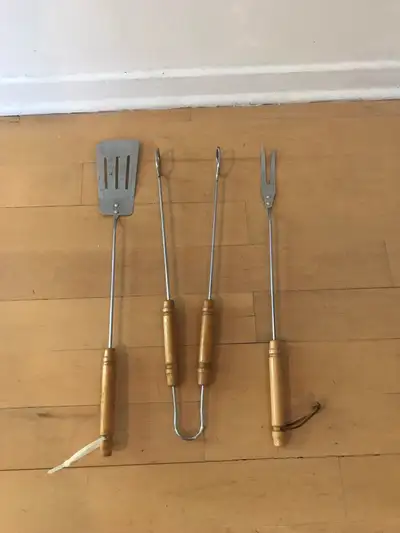 BBQ Tool/Utensils Set - Ensemble d’Outils/Utensiles Pour BBQ, View more