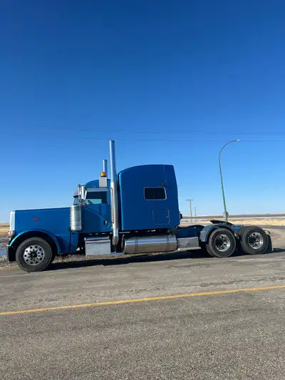 2014 Peterbilt 389 Registered Glider, Has a new Reman 2020, 600 HP ISX with around 300 000kms on it,...