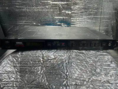 Yamaha TX81 FM synthesizer module, View more