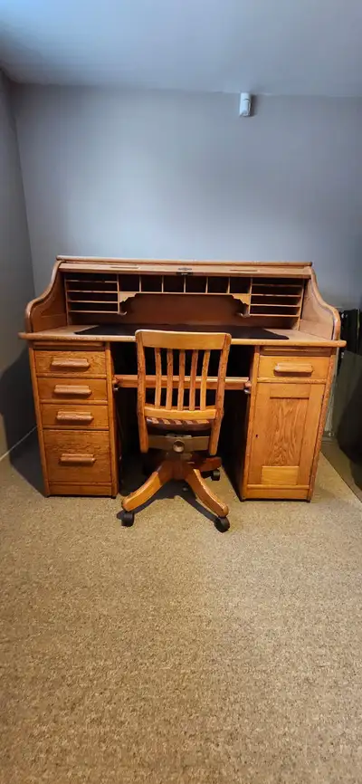 Bureau secrétaire et chaise, View more
