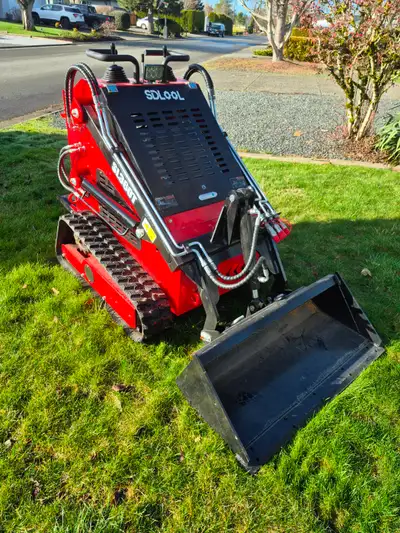 Brand new 2025 SDLOOL SL360T mini stand on skid steer. PDI'd and ready to go, (break-in oil changed...