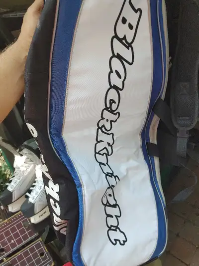 BLACK KNIGHT TENNIS RACKET BAG Large 6 rackets bag Great shape. very strong and Padded for extra pro...