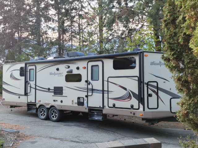 2015 Forest River, Rockwood Windjammer RV in Travel Trailers & Campers in Penticton