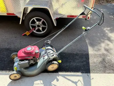 Rare European-spec Honda Izy HRG465C2SDE lawn mower with Honda’s legendary GCV overhead cam engine a...