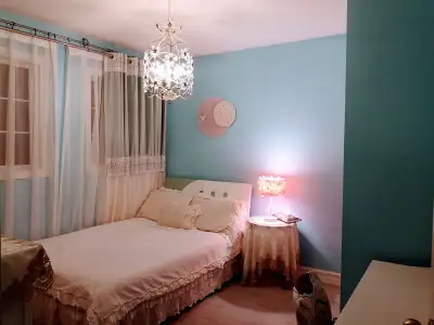 Bright Furnished bed room for rent- ( Essa & Ferndale)