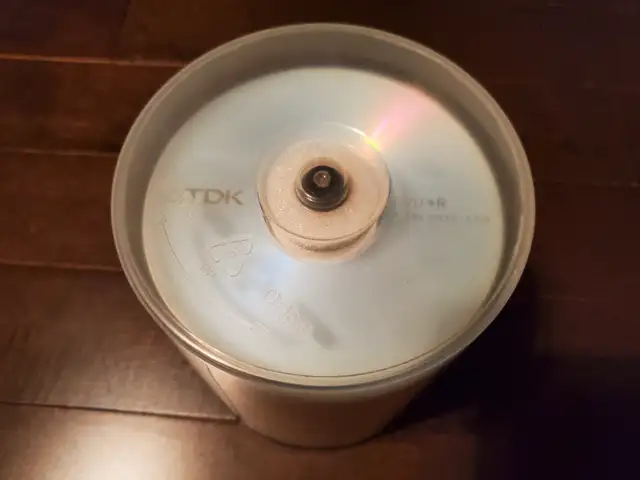 TDK DVD+R Tower 100pcs 1-16x speed 4.7GB brand new open box in CDs, DVDs & Blu-ray in West Island - Image 3