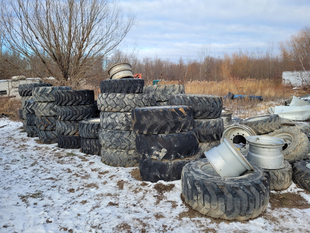 Industrial tires and rims dans Pièces et accessoires pour équipement lourd  à Ouest de l’Île - Image 3