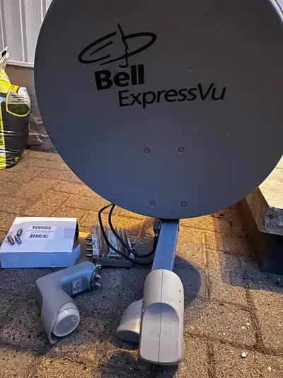Bell ExpressVu Satellite Dish – Single LNB – plus accessories, View more