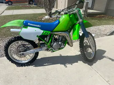Very tidy example 1989 kx 125 new top end with only a couple of heat cycles completed Have brand new...