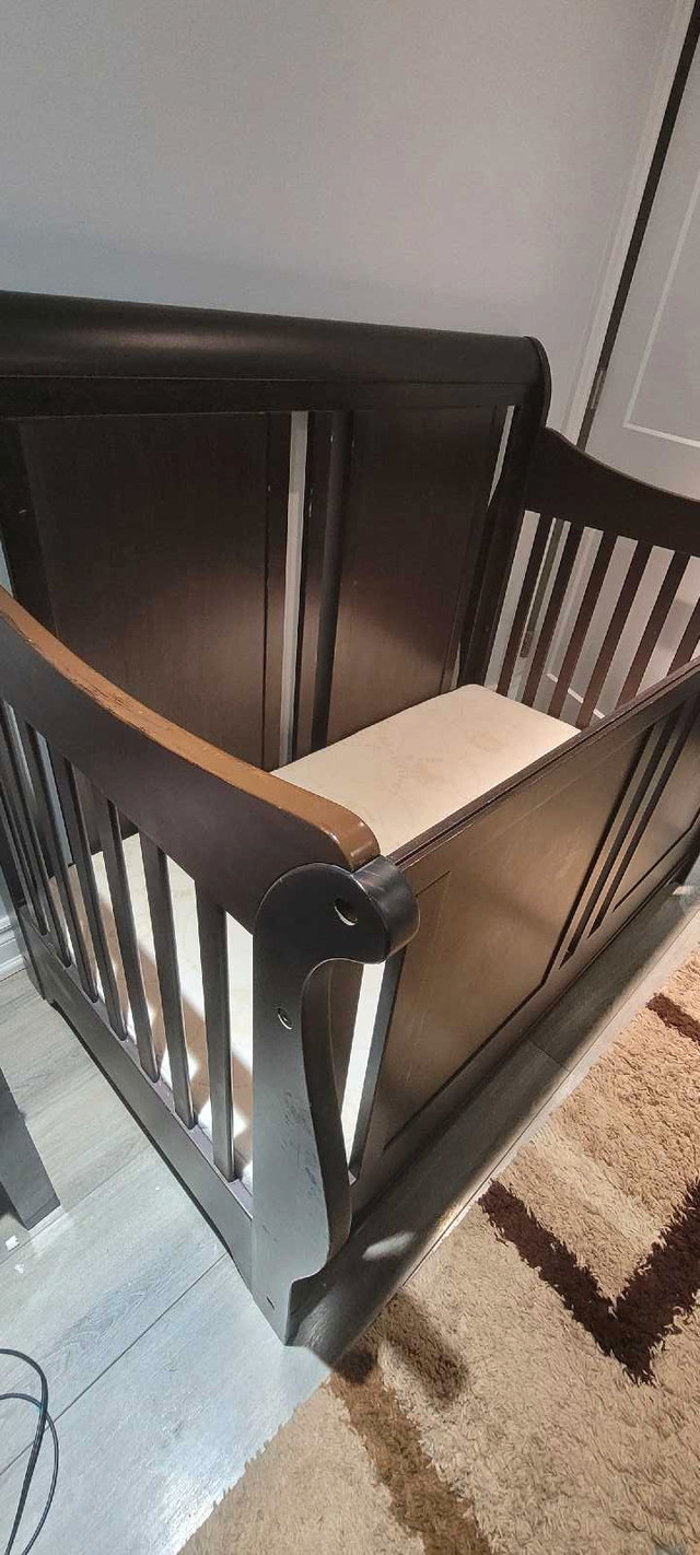 wooden crib in Cribs in Hamilton - Image 3