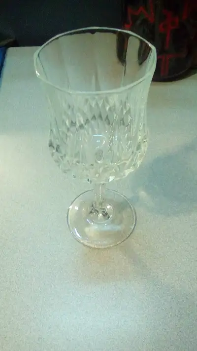 verre a vin antique en chrystal
